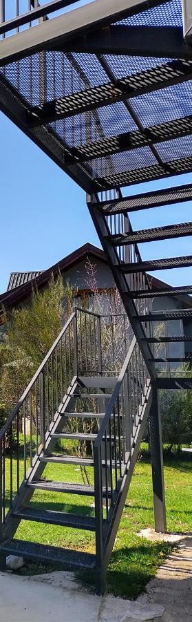 Mosqueteras Duplex Alojamientos Patagonicos Вилья-ла-Ангостура Экстерьер фото